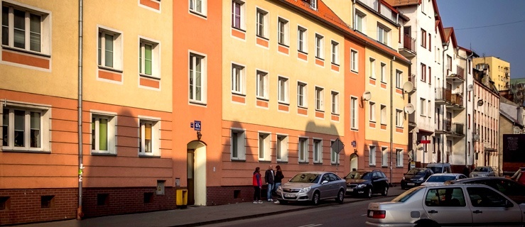 Czy łatwo jest dostać mieszkanie komunalne lub socjalne?
