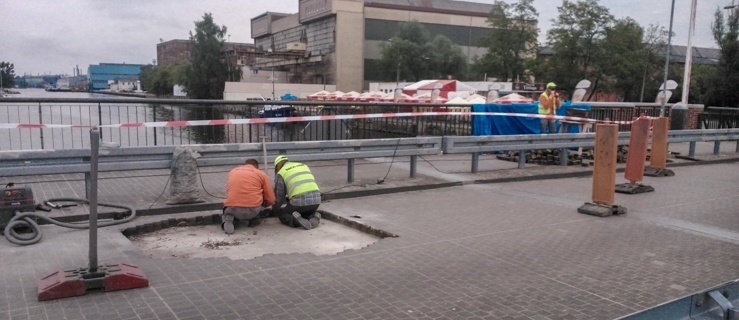 Ruch pieszy na Moście Dolnym ograniczony. Trwa remont