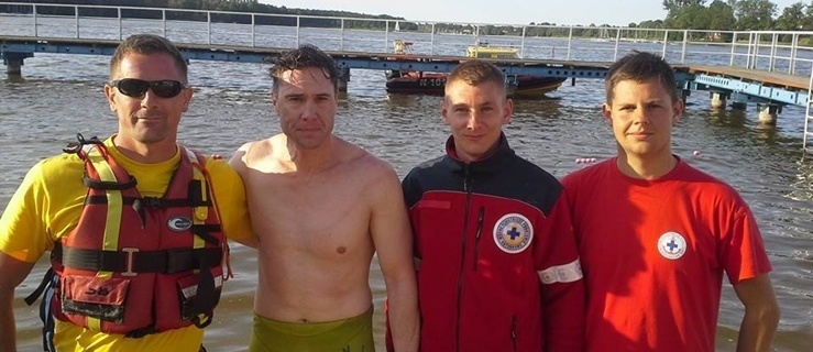 Chwaliszewski przepłynął najdłuższe jezioro w Polsce