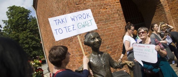 Petycja w sprawie gwałtu złożona na ręce Elżbiety Gelert