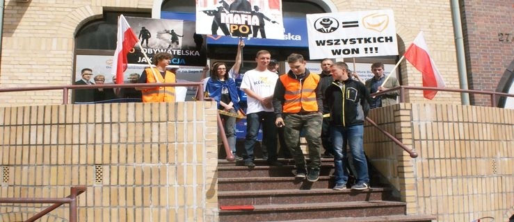 Partia KORWIN zakopała Platformę Obywatelską na Starym Mieście