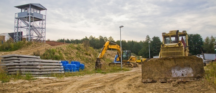 Budowa wojskowej strzelnicy z bliska. Zobacz zdjęcia i film 