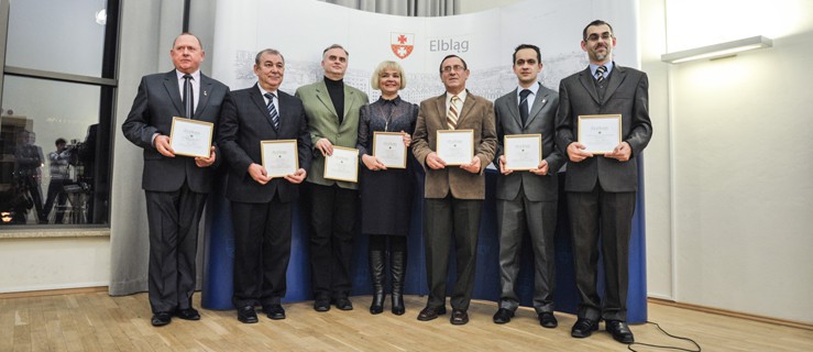 Siedmiu wyróżnionych radnych