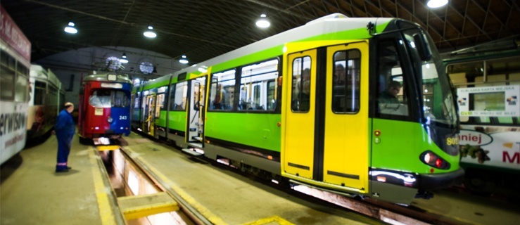 Nowy tramwaj jeździ już po torach. Sprawdź gdzie!