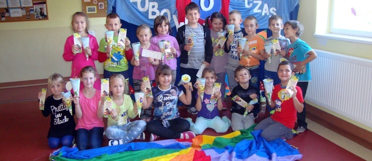 Pasowanie na Świetliczaka  w Ósemce
