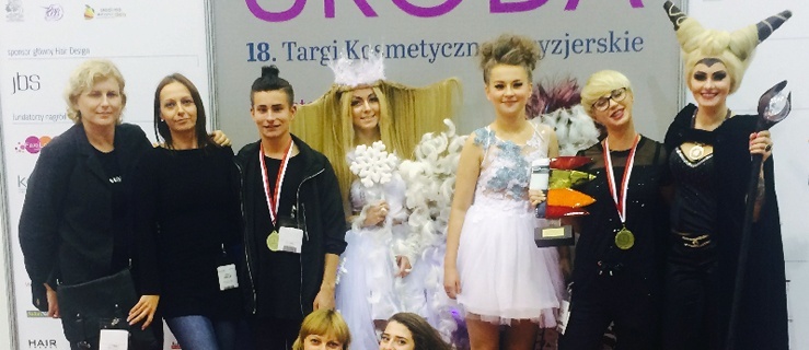 Uczniowie ZSIŚiU przywieźli do Elbląga Puchar dla Najlepszej Szkoły