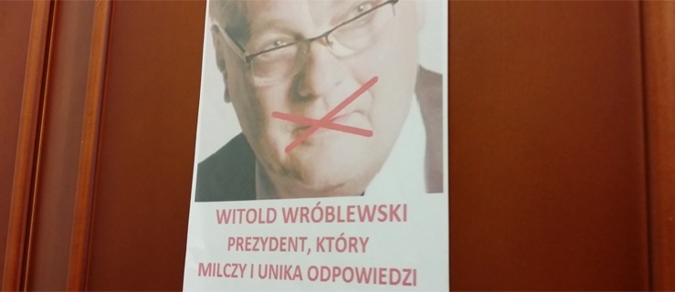 KORWiN rozbił... arbuza u Prezydenta Elbląga - zobacz video
