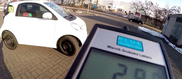 Kupujesz „pewne” używane auto z salonu? Bądź ostrożny!