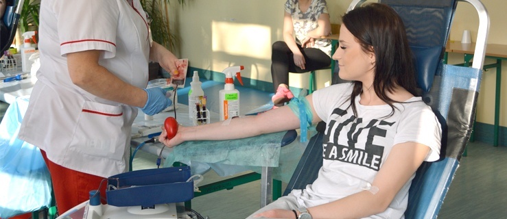 Uczniowie oddali 10 litrów krwi... bo każda kropla jest ważna