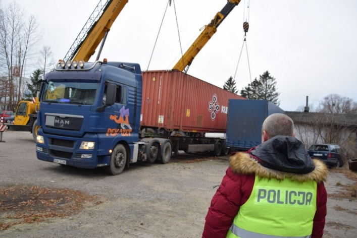 220 ton nielegalnych brytyjskich odpadów pod Elblągiem