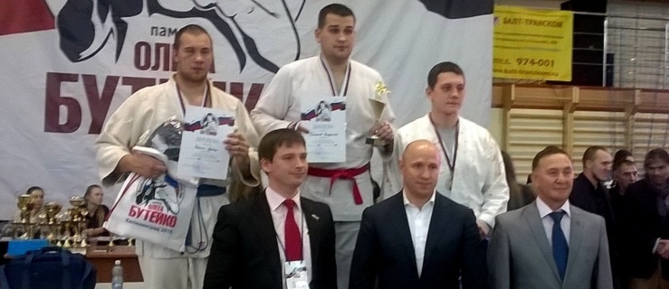 Fighter z srebrnym medalem na Ogólnorosyjskim Turnieju Walki Wręcz