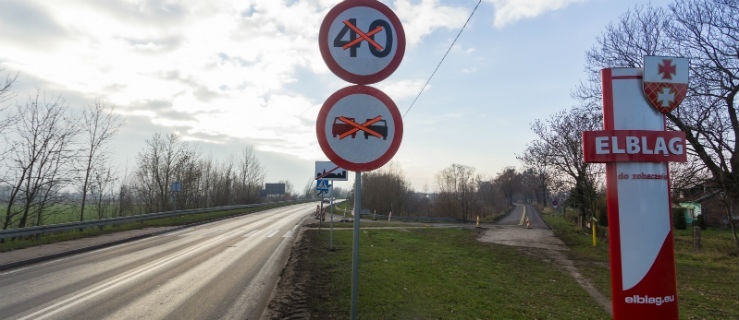 Kolizja na wylocie na Malbork. Powodem zamknięty wiadukt i jazda na pamięć?