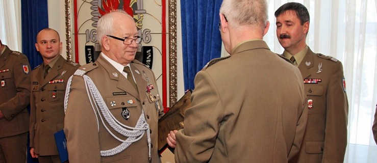Po latach służby Oficerowie pożegnali się z mundurem