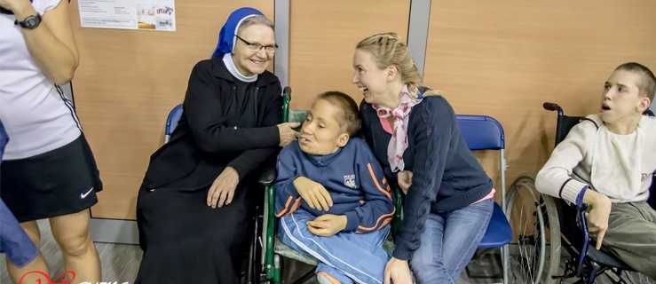 Zagraj w squasha i pomóż chorym dzieciom
