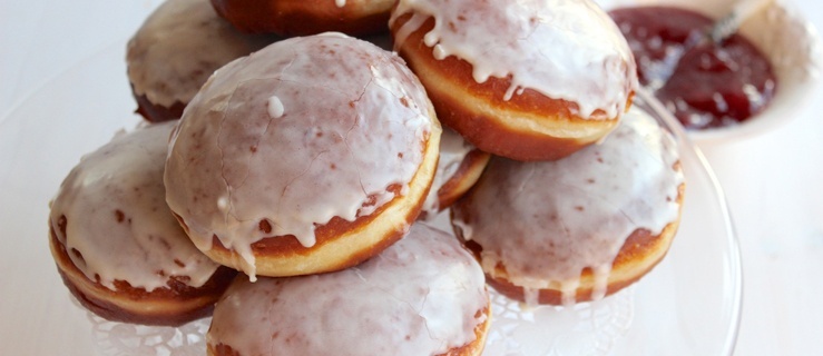Zjadł trzy pączki w hipermarkecie