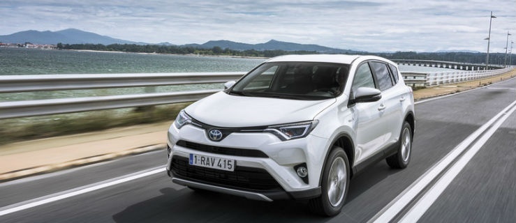 Prestiż, wygoda, oszczędność Nowa Toyota RAV4 Hybrid w salonach po nowym roku