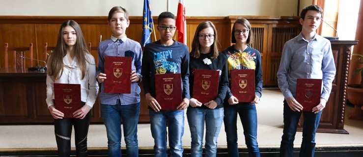Najlepsza szóstka - stypendia 400zł