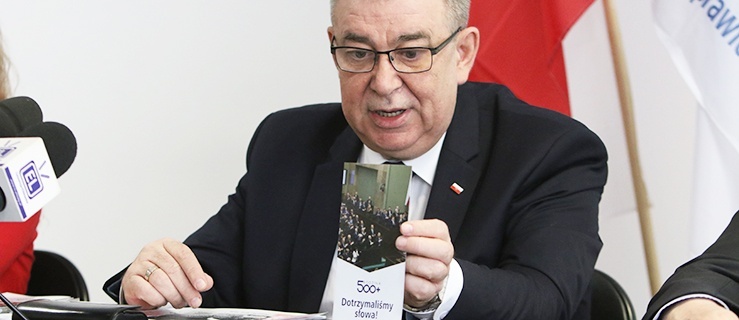 Poseł Jerzy Wilk chwali się programem 500+