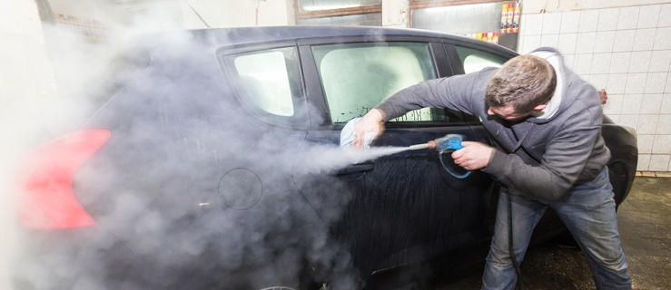 Wypierz i wyczyść swoje auto w myjni parowej „Jula”!