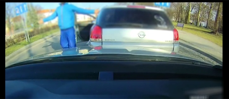 Wyzywał, krzyczał i zajechał drogę powodując kolizję – drogowy agresor ukarany