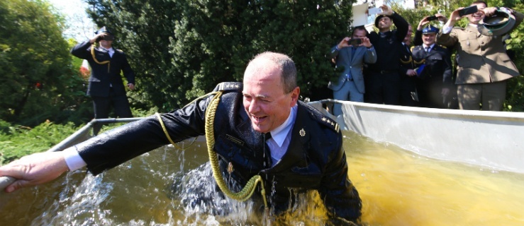 Pożegnanie komendanta w „mokrym” stylu (zdjęcia)