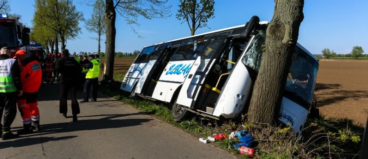 Badają przyczynę wypadku autobusu. Będzie powołany biegły od rekonstrukcji zdarzeń 