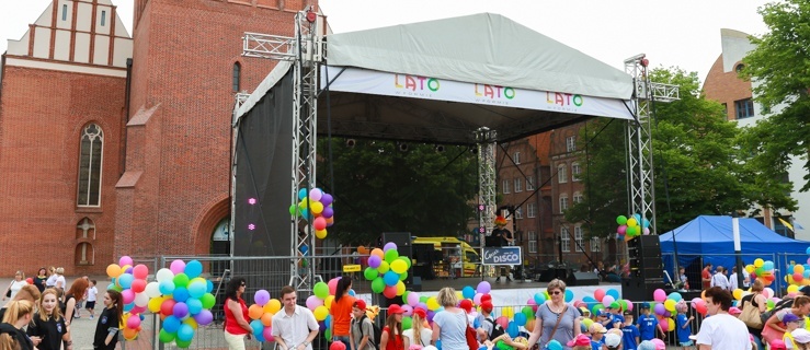 Scena już stoi. Pierwsze imprezy w najbliższy weekend