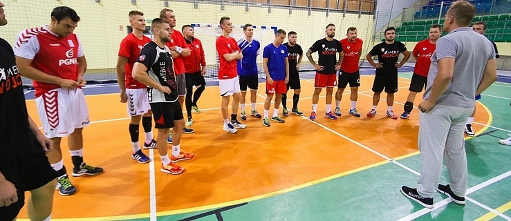 Meblarze wrócili do pracy (+foto)
