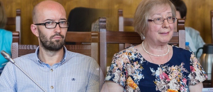 Felieton: Dżentelmeni przepraszają, kłamcy idą w zaparte