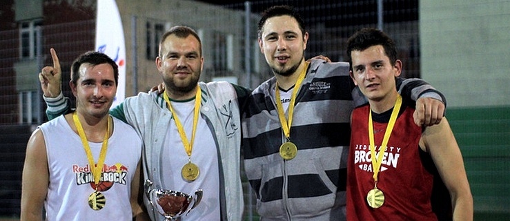 Czarna Kobra najlepsza w Nocnym Trio Basket