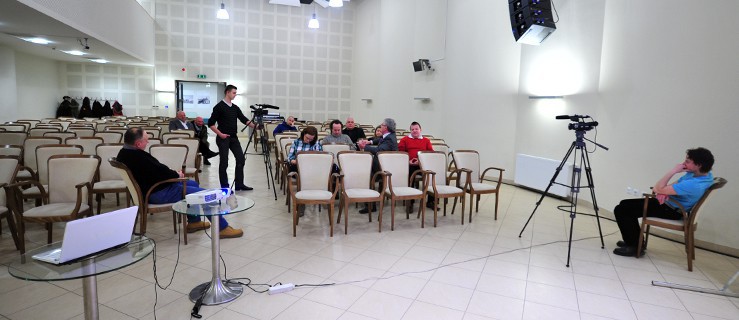 Rozmawiajmy, ale nie opluwajmy. Debata obywatelska z nikłą frekwencją