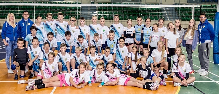 IKS ATAK  ogłasza nabór dzieci z roczników 2006-2010 do sekcji siatkówki