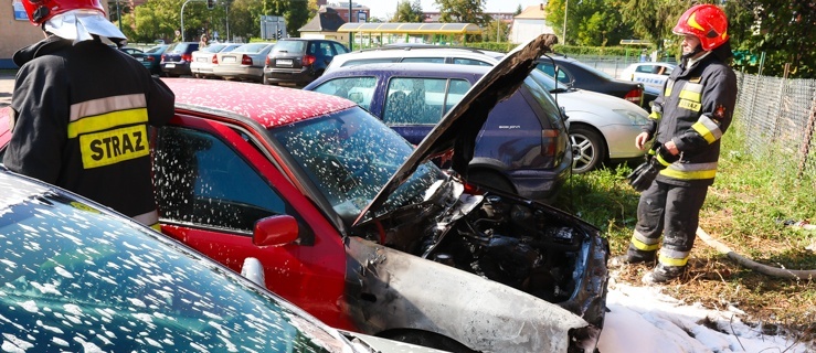 Auto spłonęło na Osińskiego