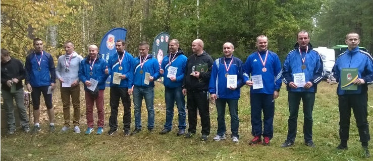 Żołnierze 16 PDZ biegają na orientację