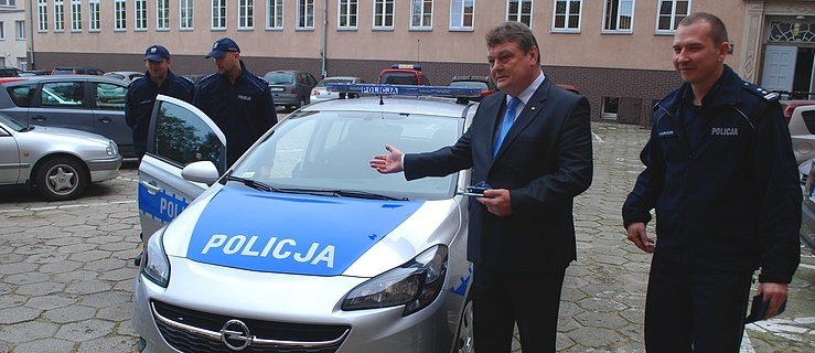 Nowy radiowóz dla policjantów dzielnicowych