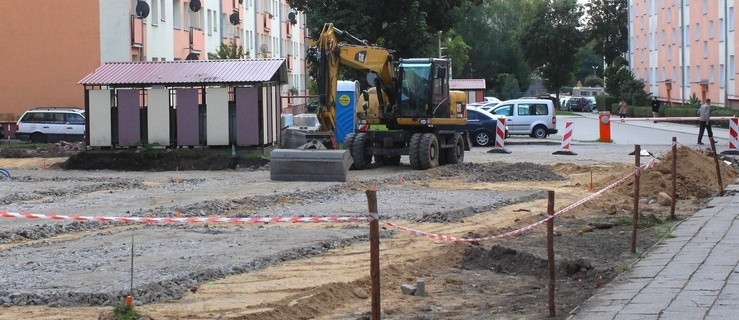 Ulica Diaczenki zyskuje kolejne miejsca postojowe