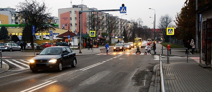 Było przejście, nie ma przejścia. Skrzyżowanie Robotnicza-Jaśminowa po zmianach (+ foto)