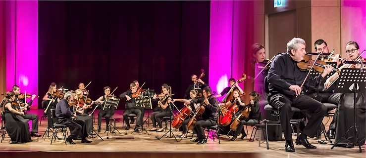 O miłości wystającej pod oknem. Muzycy EOK przypomnieli najpiękniejsze serenady (+foto)