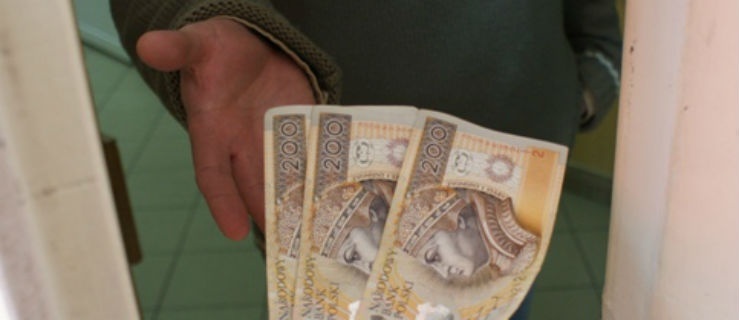 Fałszywa opiekunka społeczna okradła staruszkę. Policja ostrzega! 