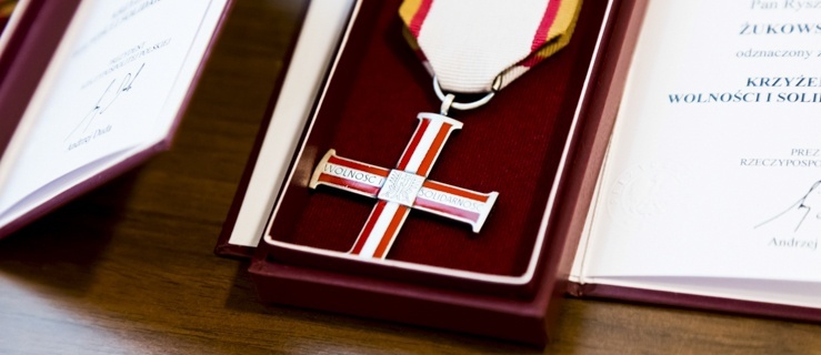 Walczyli o niepodległość. Odebrali Krzyże Wolności i Solidarności (+foto, także archiwalne)
