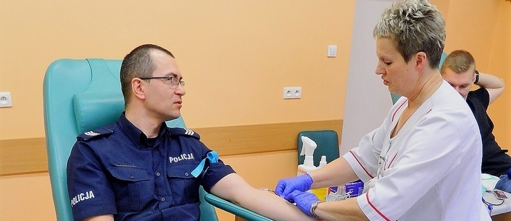 Policjanci oddali krew