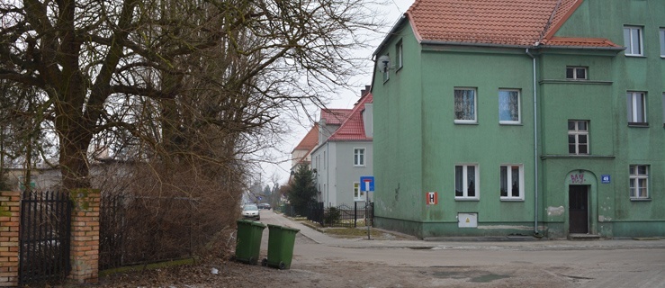 Budowa wiaduktu spędza sen z powiek mieszkańcom budynku przy Lotniczej 47-49