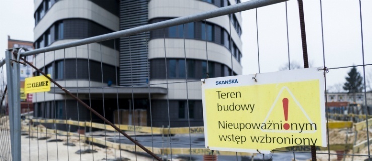 O pół roku opóźni się zakończenie budowy sądu, przy Płka Dąbka 