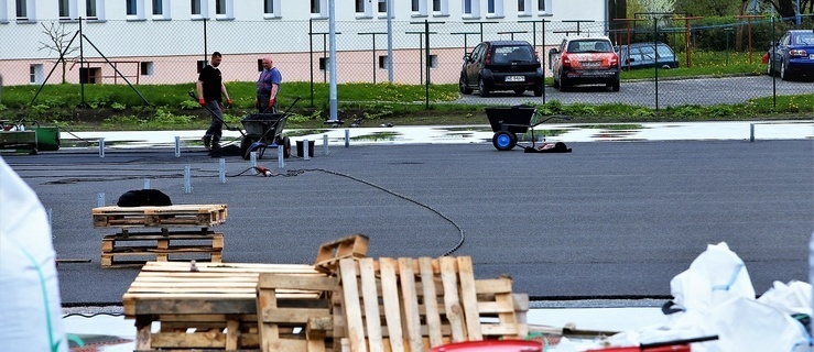 Po roku od wbicia łopaty, tor przy Agrykola zmierza ku końcowi (+foto)