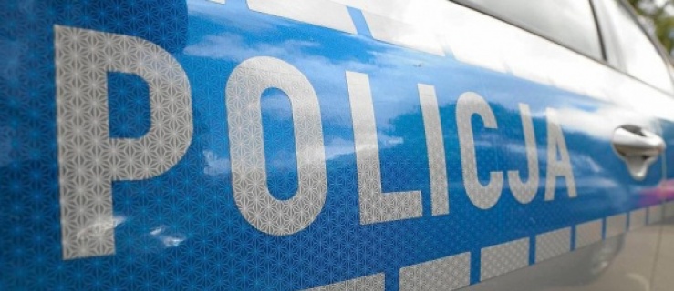 Policjanci na sygnale przewieźli kobietę do szpitala
