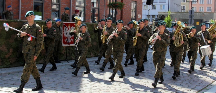 Na Starym Rynku przed Ratuszem Staromiejskim jak wiele innych uroczystości z udziałem wojska, odbędzie się powitanie  Dowództwa Wielonarodowej Dywizji Północny-Wschód 