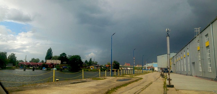 Wał szkwałowy nad rzeką Elbląg,