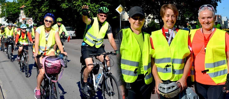 Na prawym zdjęciu - od lewej: Wanda Stępniak, Dorota Rakoczy i Grażyna Onoszko;