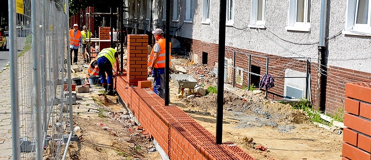  Wojsko remontuje ogrodzenie przy Łęczyckiej za prawie 1,4 mln zł (+zdjęcia)