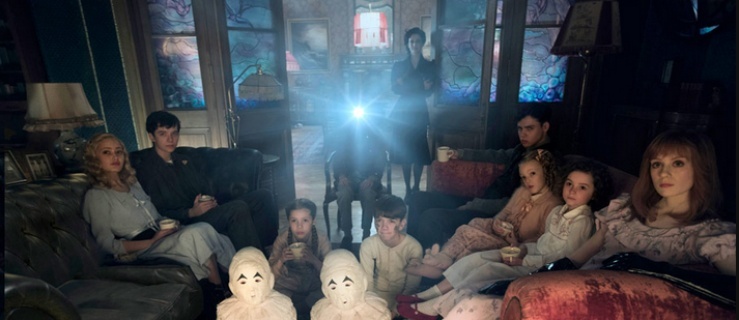 Kadr z filmu „Osobliwy dom Pani Peregrine